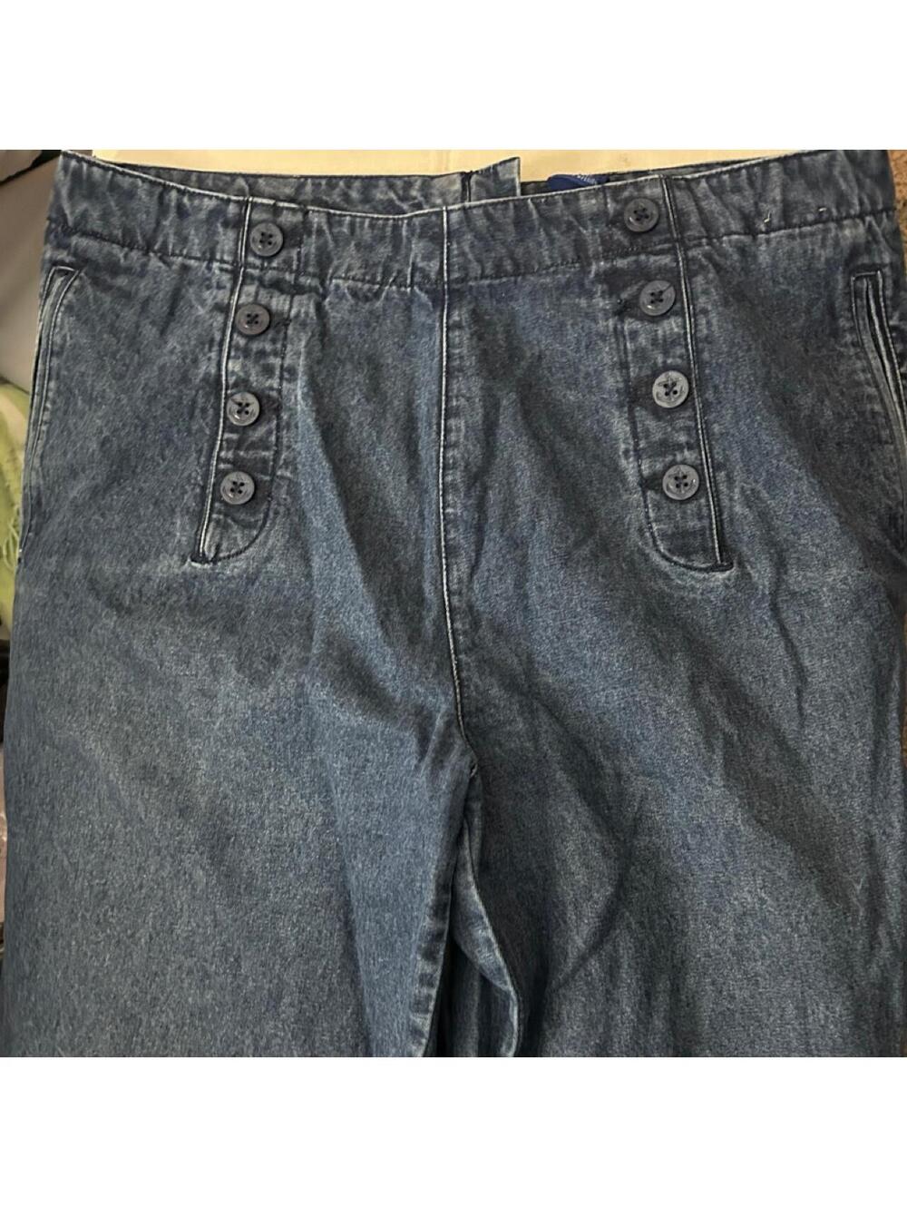 Blue denim mom jeans with button detailing, and back zipper size 18